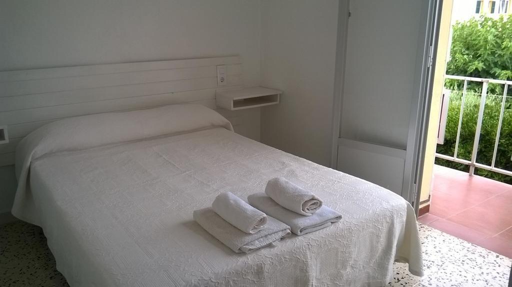 Hostal Paris Ciutadella Ciutadella  Zimmer foto