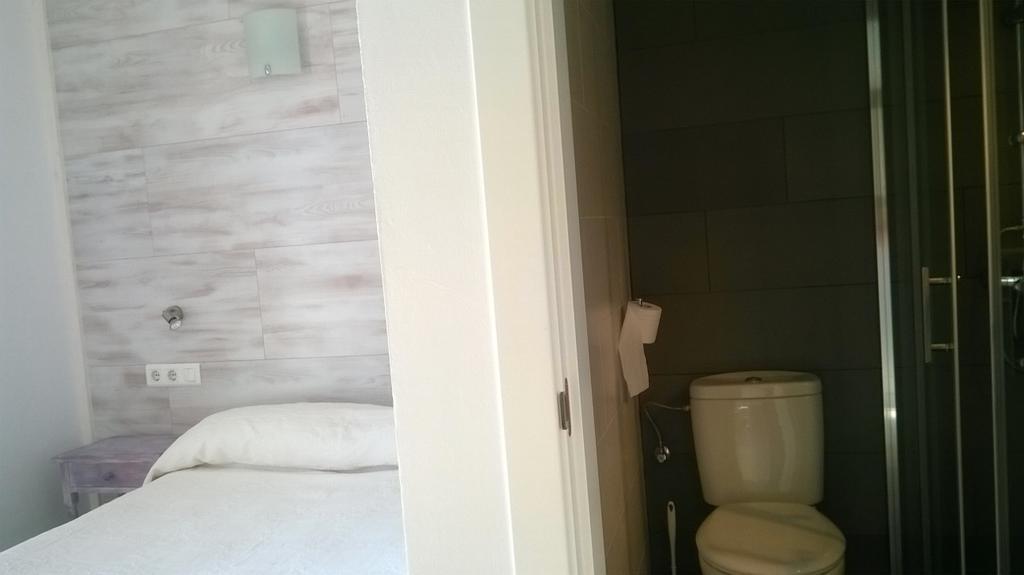 Hostal Paris Ciutadella Ciutadella  Zimmer foto