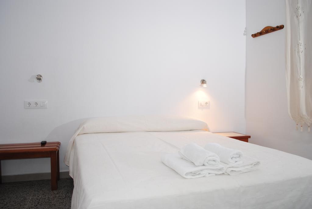 Hostal Paris Ciutadella Ciutadella  Zimmer foto