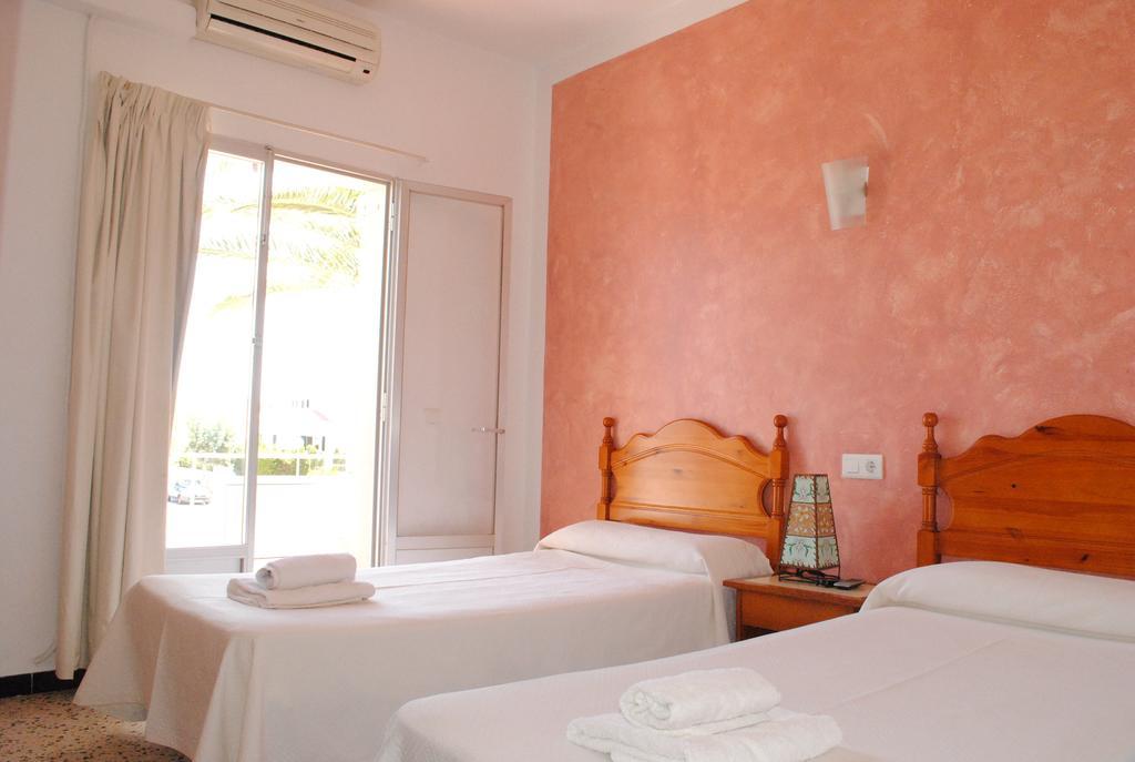 Hostal Paris Ciutadella Ciutadella  Zimmer foto